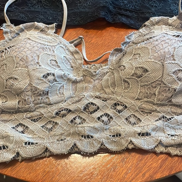 Bralette - Picture 2 of 3